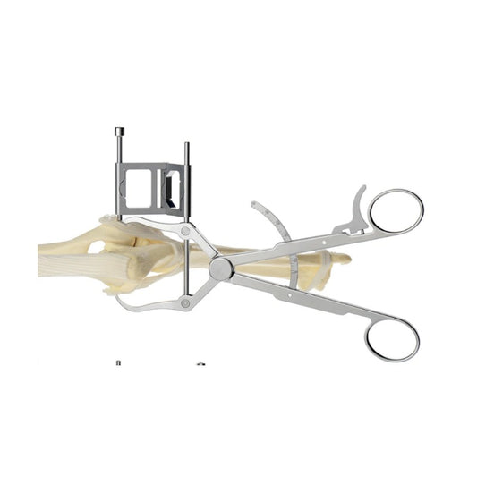 Pointed Reduction Forceps With Aiming Device